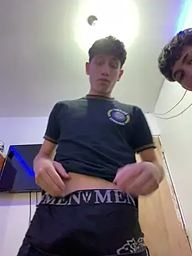 Snapshot of LatinBoysxxx chatting on 25, 12, 2024 LatinBoysxxx online show from 25, 12, 2024