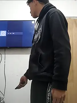 Snapshot of LatinBoysxxx chatting on 30, 10, 2025 LatinBoysxxx online show from 30, 10, 2025