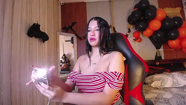 Snapshot of hera_divine chatting on 24, 10, 2025 hera divine online show from 24, 10, 2025