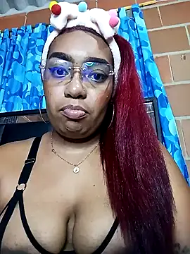 Snapshot of Cinnamon-Skin chatting on 12, 12, 2024 Cinnamon-Skin online show from 12, 12, 2024