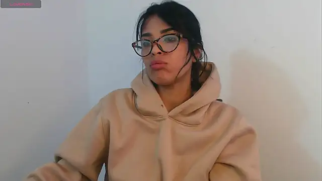 Snapshot of AlessiaVal_ chatting on 8, 2, 2025 AlessiaVal online show from 8, 2, 2025