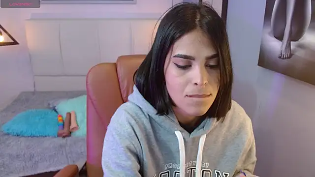 Snapshot of AlessiaVal_ chatting on 7, 3, 2025 AlessiaVal online show from 7, 3, 2025