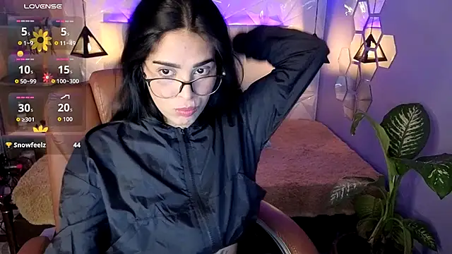 Snapshot of AlessiaVal_ chatting on 14, 11, 2025 AlessiaVal online show from 14, 11, 2025