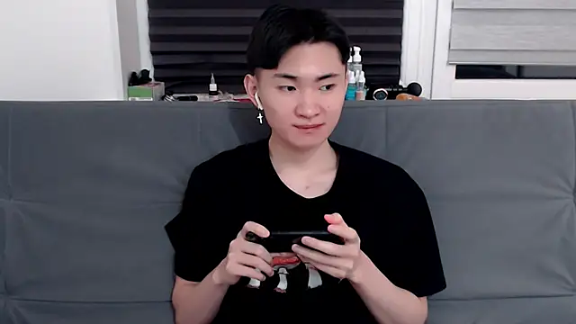 Miram Yu online show from 7, 2, 2025