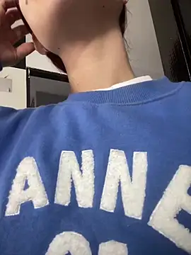 HannaRhodes online show from 25, 1, 2025