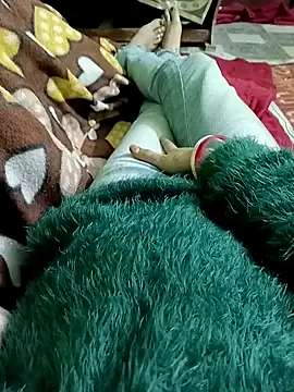 Snapshot of QUEEN-X-CPL chatting on 1, 1, 2025 QUEEN-X-CPL online show from 1, 1, 2025