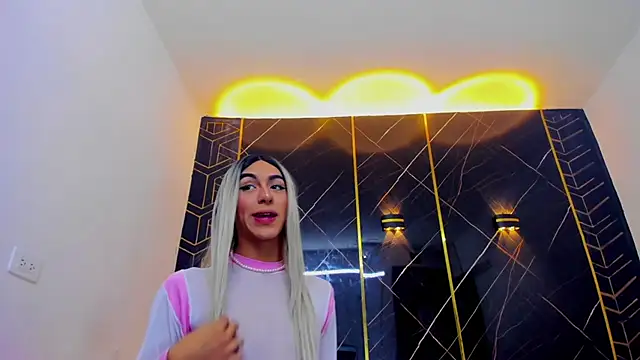 Isabella stanford2 online show from 8, 2, 2025