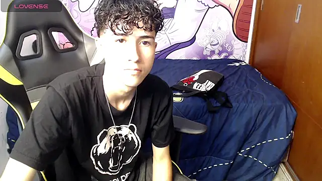 Snapshot of johnny_cagee chatting on 13, 12, 2024 johnny cagee online show from 13, 12, 2024