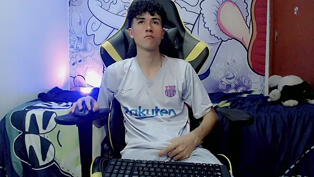 Snapshot of johnny_cagee chatting on 15, 12, 2024 johnny cagee online show from 15, 12, 2024