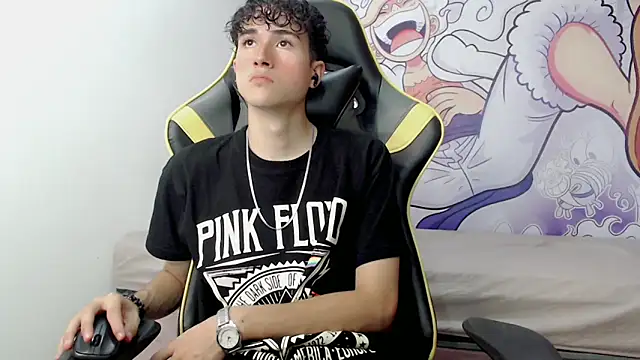 Snapshot of johnny_cagee chatting on 8, 1, 2025 johnny cagee online show from 8, 1, 2025