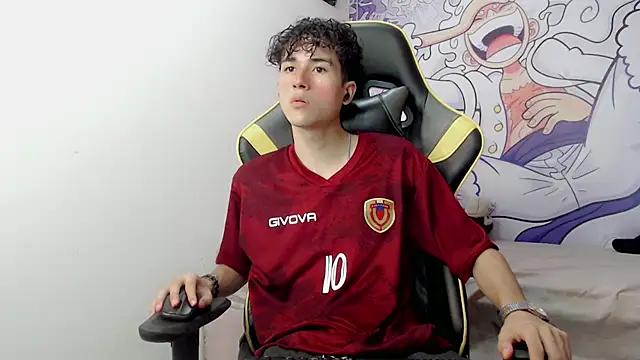 Snapshot of johnny_cagee chatting on 12, 1, 2025 johnny cagee online show from 12, 1, 2025