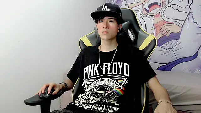 Snapshot of johnny_cagee chatting on 17, 1, 2025 johnny cagee online show from 17, 1, 2025