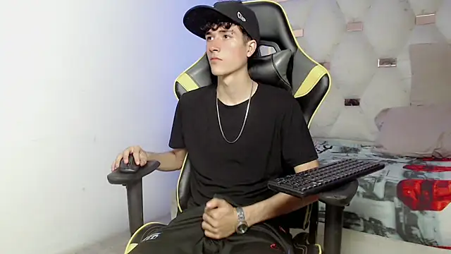 Snapshot of johnny_cagee chatting on 13, 9, 2025 johnny cagee online show from 13, 9, 2025