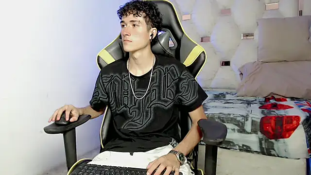 Snapshot of johnny_cagee chatting on 19, 9, 2025 johnny cagee online show from 19, 9, 2025