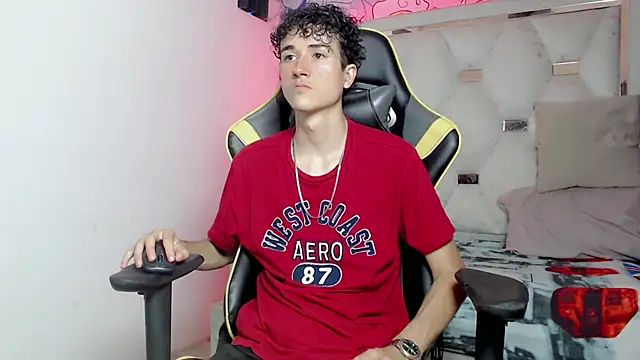 Snapshot of johnny_cagee chatting on 2, 10, 2025 johnny cagee online show from 2, 10, 2025