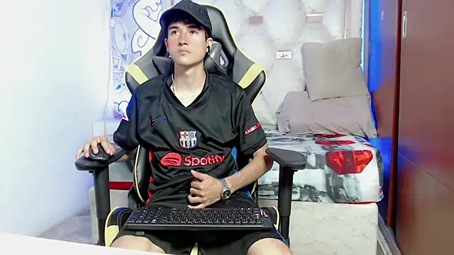 Snapshot of johnny_cagee chatting on 9, 10, 2025 johnny cagee online show from 9, 10, 2025