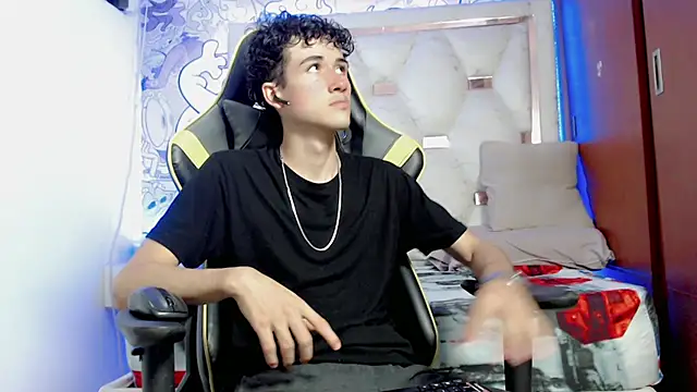 Snapshot of johnny_cagee chatting on 10, 10, 2025 johnny cagee online show from 10, 10, 2025