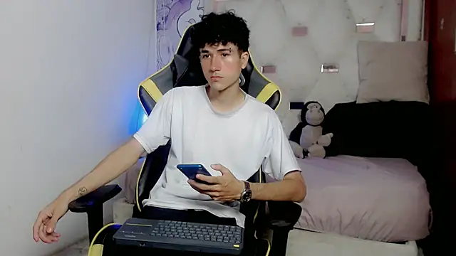 Snapshot of johnny_cagee chatting on 15, 1, 2026 johnny cagee online show from 15, 1, 2026