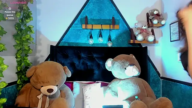  Sophie  miller online show from 13, 2, 2025