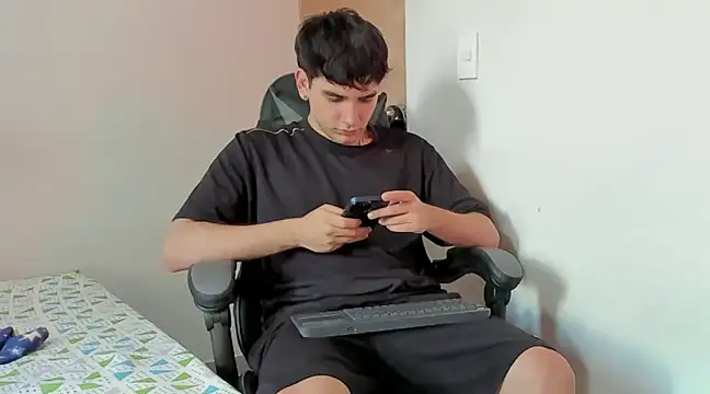 leo030809 online show from 5, 12, 2024