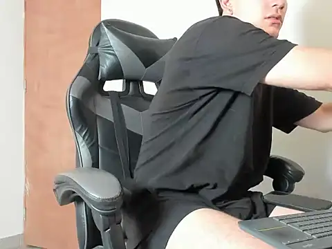 leo030809 online show from 17, 2, 2026