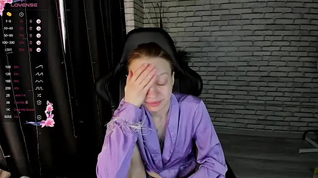 Michelle Blond online show from 9, 3, 2025