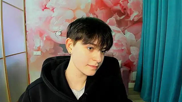 EmiliaYours online show from 6, 12, 2024