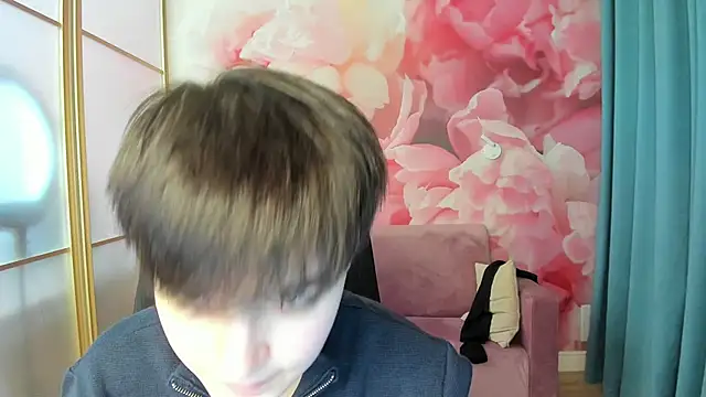 EmiliaYours online show from 3, 1, 2025