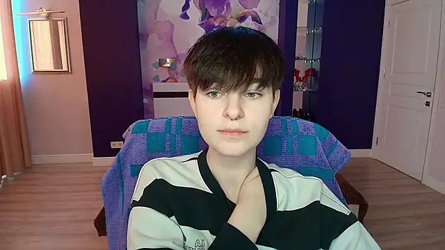 EmiliaYours online show from 11, 1, 2025