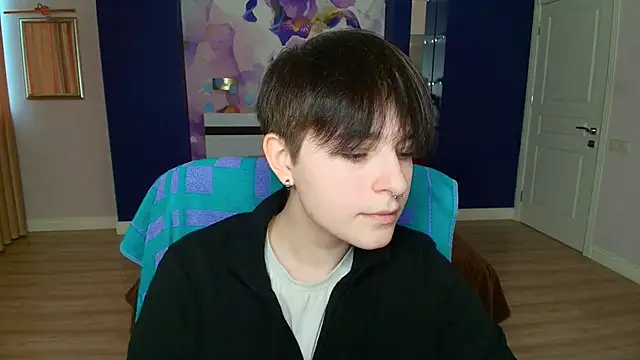 EmiliaYours online show from 1, 2, 2025