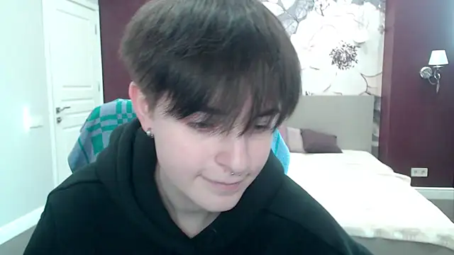 EmiliaYours online show from 18, 3, 2025