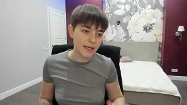 EmiliaYours online show from 18, 12, 2025