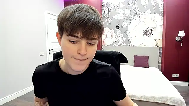 EmiliaYours online show from 2, 3, 2026