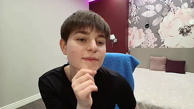 EmiliaYours online show from 30, 3, 2026