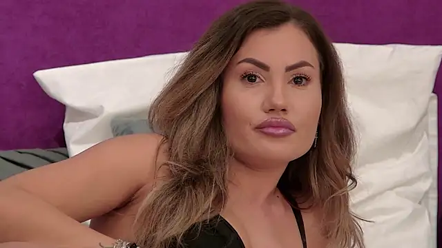 CelineHuddson online show from 19, 1, 2025