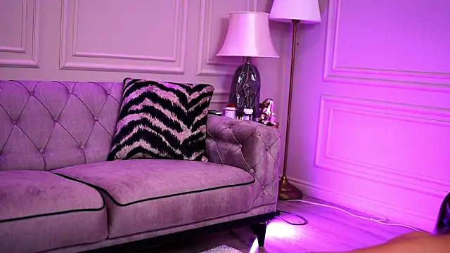 Candy Ivy online show from 3, 2, 2025