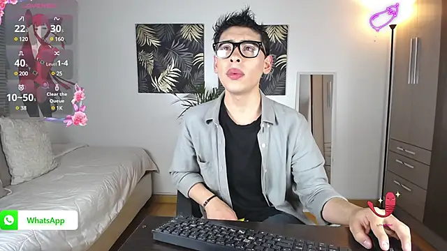 valentino Renato online show from 3, 12, 2024