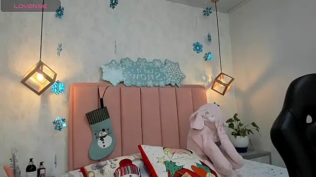 Snapshot of MAYROBERTSS chatting on 19, 12, 2024 MAYROBERTSS online show from 19, 12, 2024