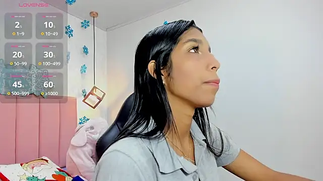 Snapshot of MAYROBERTSS chatting on 4, 1, 2025 MAYROBERTSS online show from 4, 1, 2025