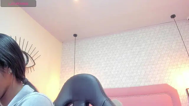 Snapshot of MAYROBERTSS chatting on 11, 2, 2025 MAYROBERTSS online show from 11, 2, 2025