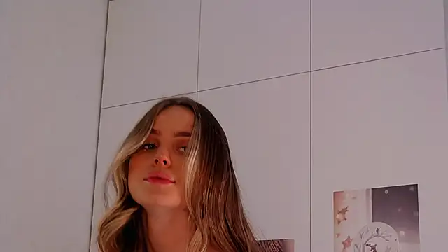 Snapshot of SIlviaBeyt chatting on 2, 1, 2025 SIlviaBeyt online show from 2, 1, 2025