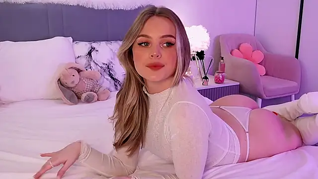 Snapshot of SIlviaBeyt chatting on 18, 1, 2025 SIlviaBeyt online show from 18, 1, 2025