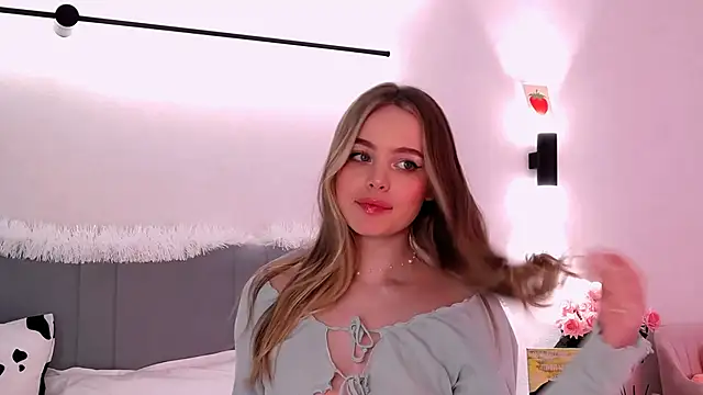 Snapshot of SIlviaBeyt chatting on 23, 2, 2025 SIlviaBeyt online show from 23, 2, 2025