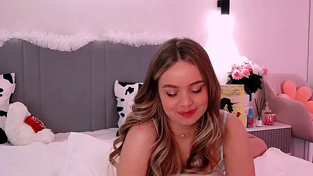 Snapshot of SIlviaBeyt chatting on 6, 3, 2025 SIlviaBeyt online show from 6, 3, 2025