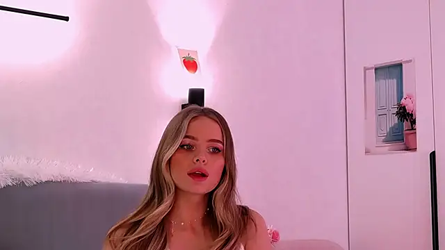 Snapshot of SIlviaBeyt chatting on 7, 3, 2025 SIlviaBeyt online show from 7, 3, 2025