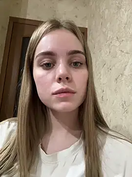 Snapshot of SIlviaBeyt chatting on 23, 9, 2025 SIlviaBeyt online show from 23, 9, 2025