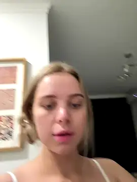 Snapshot of SIlviaBeyt chatting on 25, 9, 2025 SIlviaBeyt online show from 25, 9, 2025