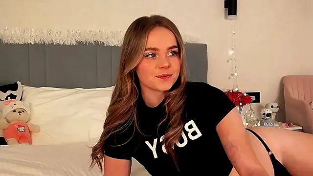 Snapshot of SIlviaBeyt chatting on 29, 10, 2025 SIlviaBeyt online show from 29, 10, 2025