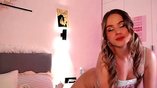 Snapshot of SIlviaBeyt chatting on 22, 11, 2025 SIlviaBeyt online show from 22, 11, 2025