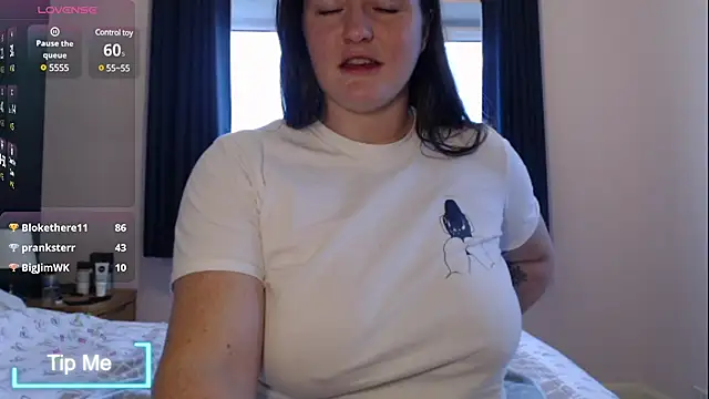 Snapshot of BustyBonnieUK chatting on 12, 12, 2024 BustyBonnieUK online show from 12, 12, 2024